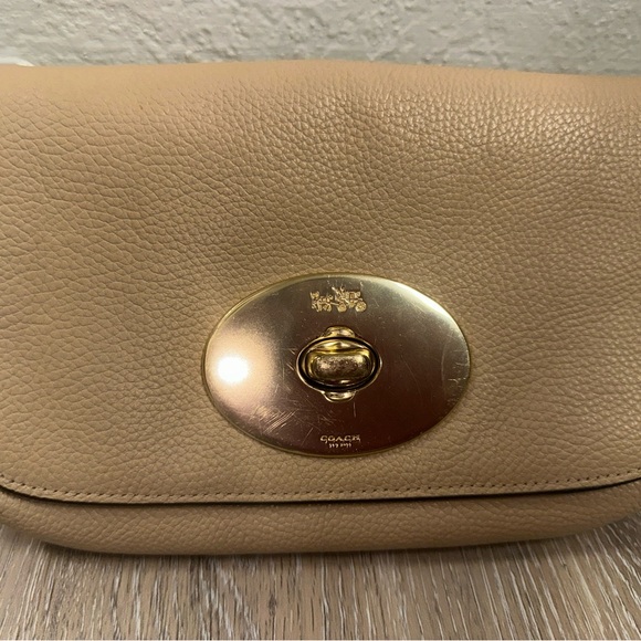 Coach Crossbody Beige Tones Size 6H X 8L Fold Over Vintage Look Small Bag - Picture 3 of 13